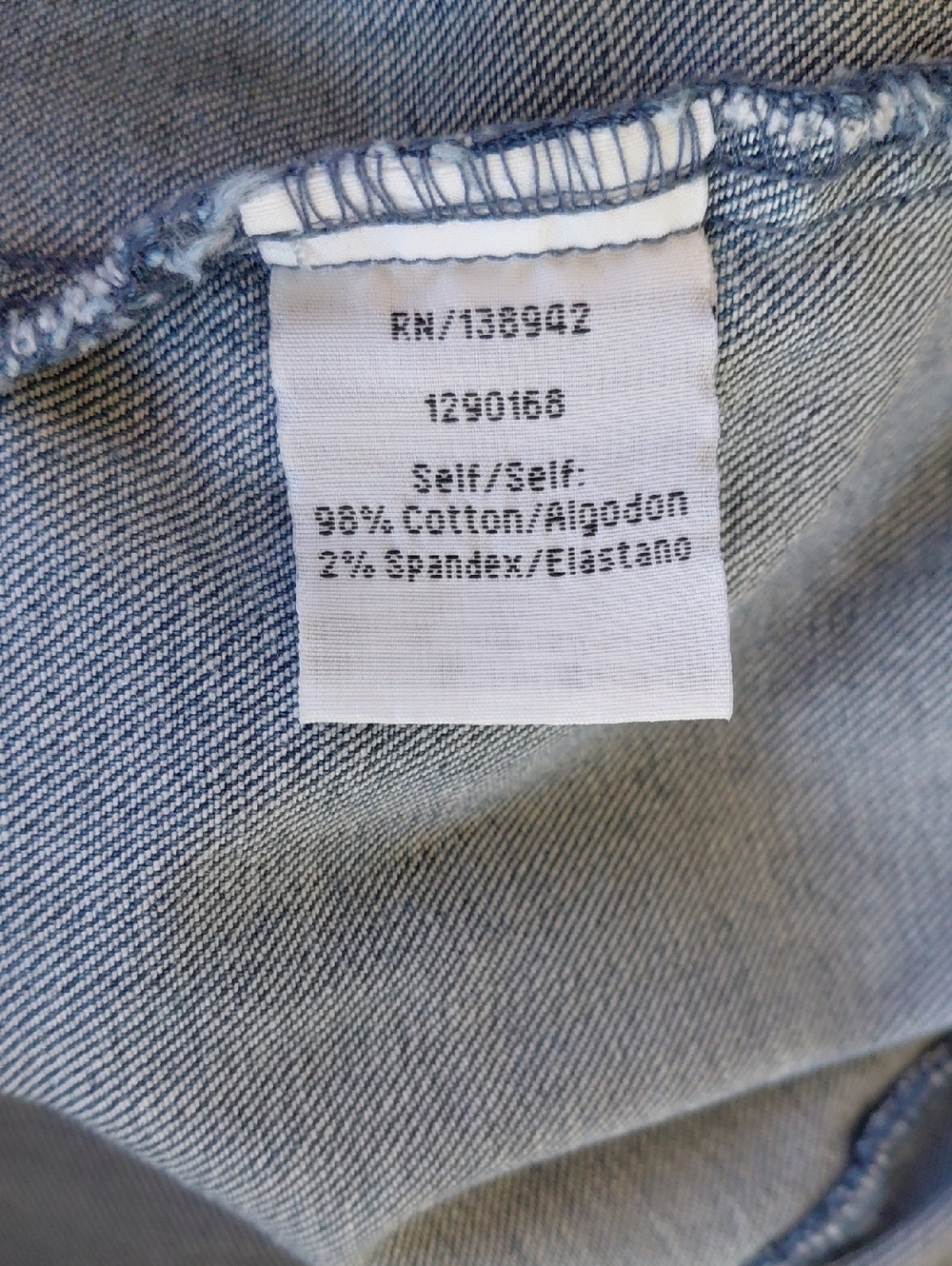 8405...Women's Pull-On Capri Jeans Size 30, 20" Inseam 11 1/2" Rise - Picture 6 of 6